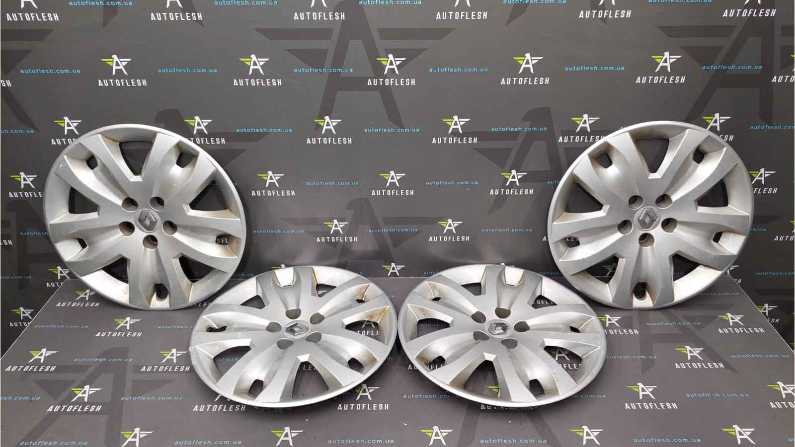 Колпак колеса R17, 8200433974 Primastella Renault Espace 4 бу
